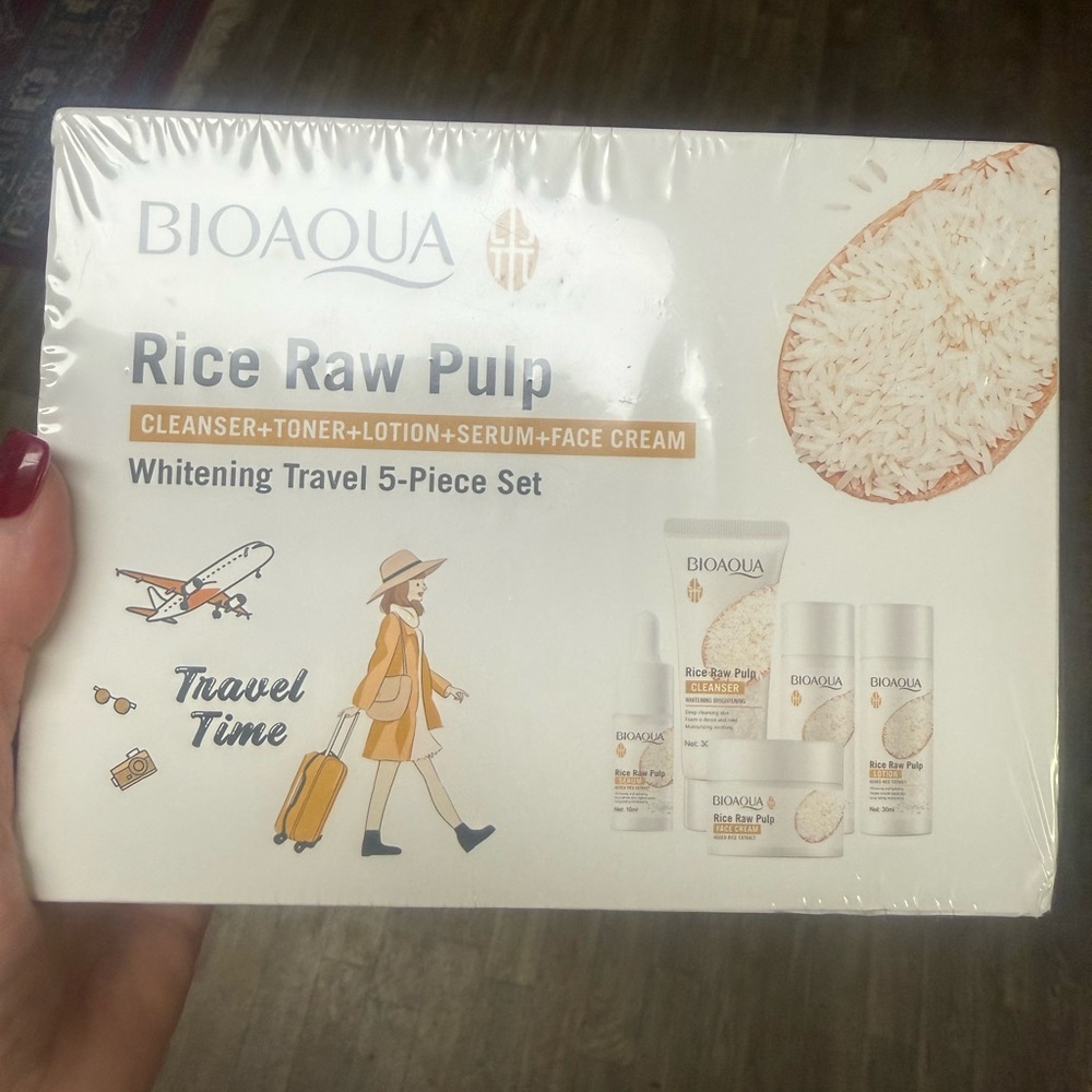 Aqua Rice Raw Pulp Whitening Travel 5-Piece Set - White & Beige